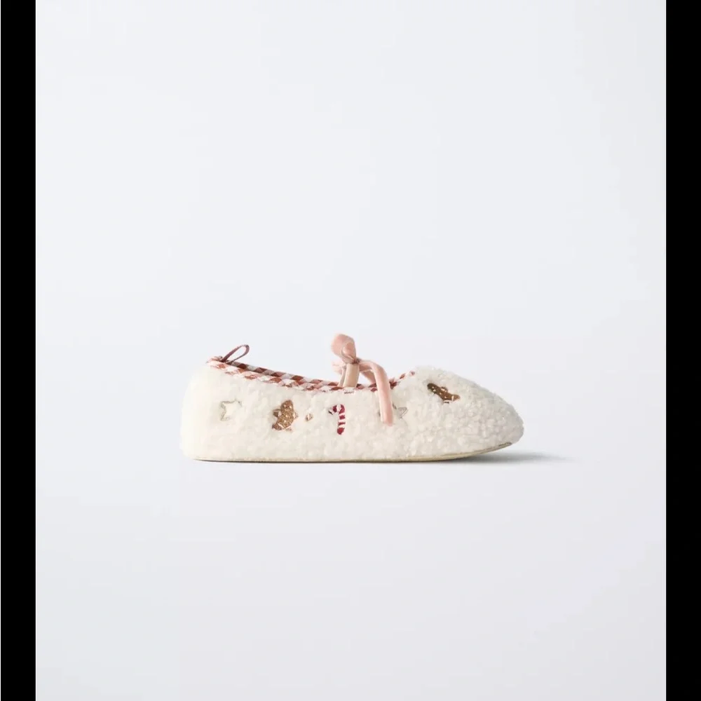 Zara Kids Christmas White and Pink Shoes Size 5.5 Toddler